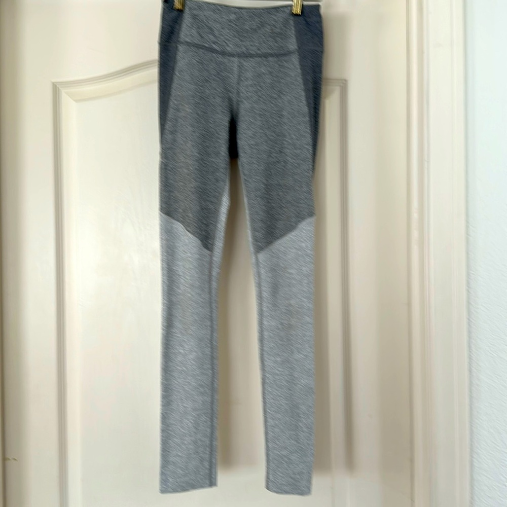 Outdoor Voices women’s workout leggings size XS